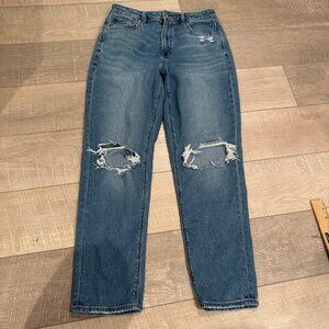 AMERICAN EAGLE WOMENS MOM JEANS SIZE 8 RIPPED KNEES